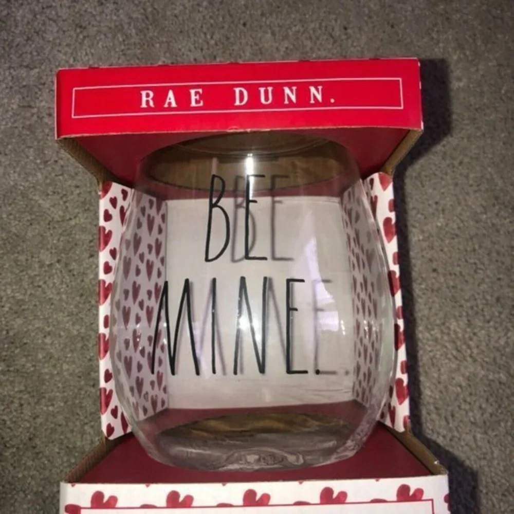 Rae Dunn 30 oz Clear Wine Glass Be Mine Valentines‎ Day NEW